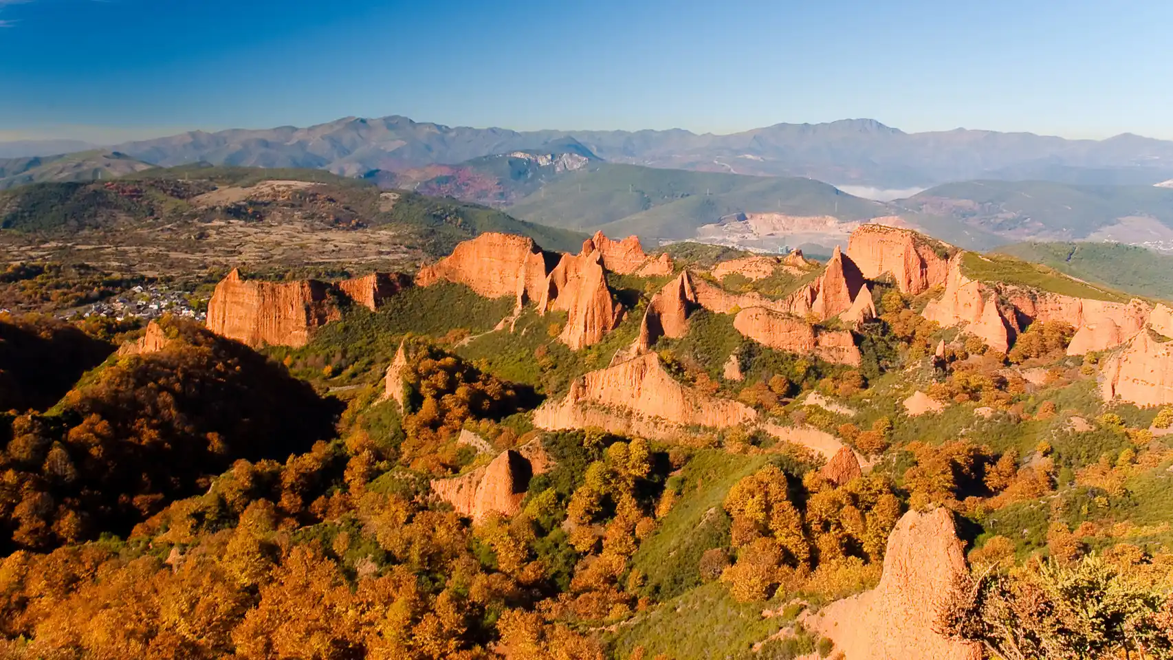 Reconstruyen 781 kilómetros de la red hidráulica de Las Médulas, una ambiciosa obra de la ingeniería romana